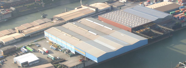 Preymesser im Parallelhafen in Duisburg